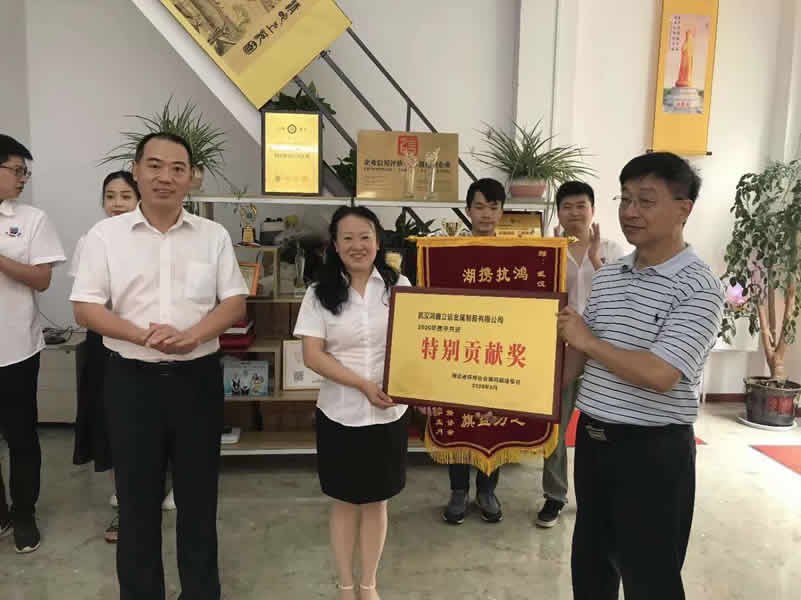 6.jpg 歡迎湖北焊協(xié)領(lǐng)導(dǎo)蒞臨鐵米鋼砂指導(dǎo)工作