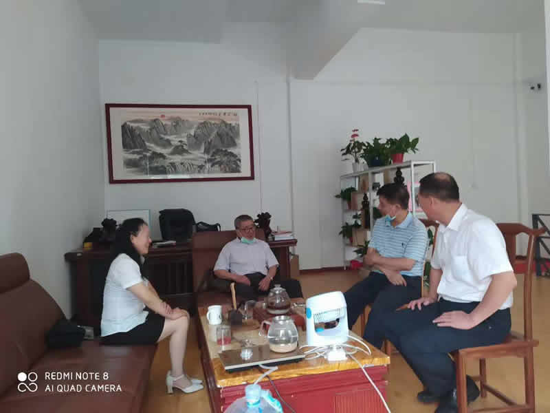 2.jpg 歡迎湖北焊協(xié)領(lǐng)導(dǎo)蒞臨鐵米鋼砂指導(dǎo)工作